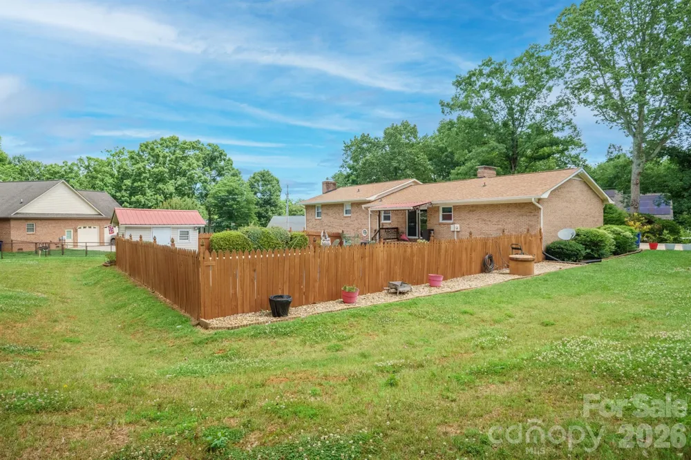 201 Wellington Drive Lincolnton, NC 28092