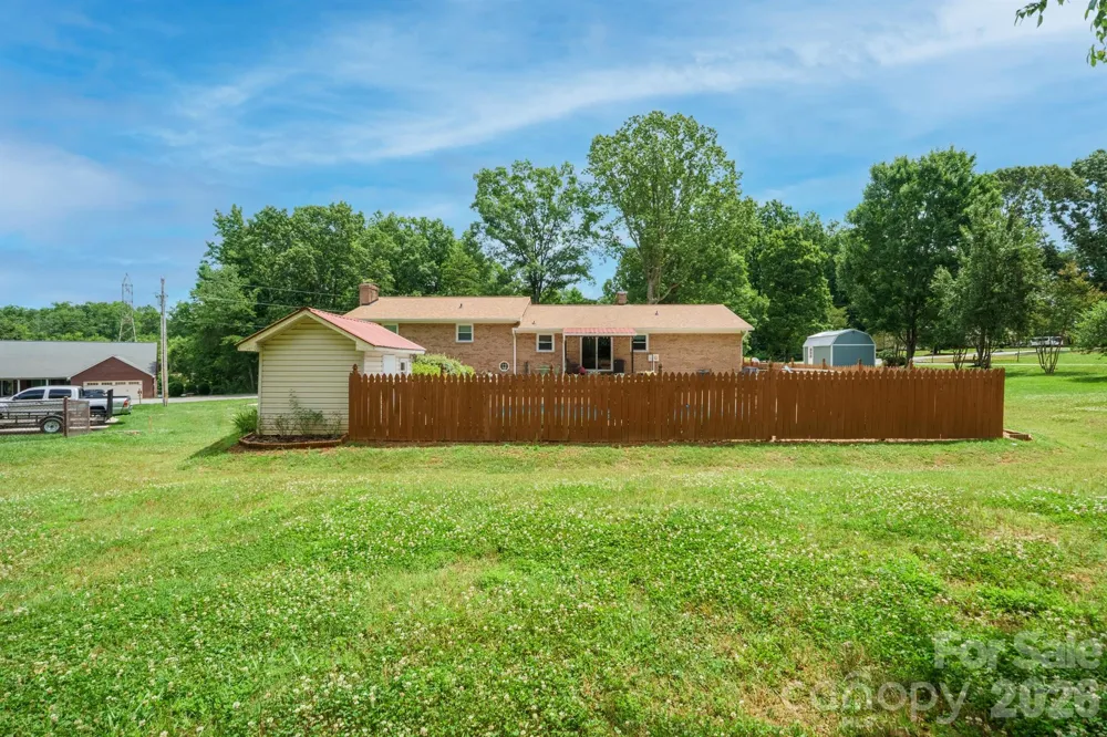 201 Wellington Drive Lincolnton, NC 28092