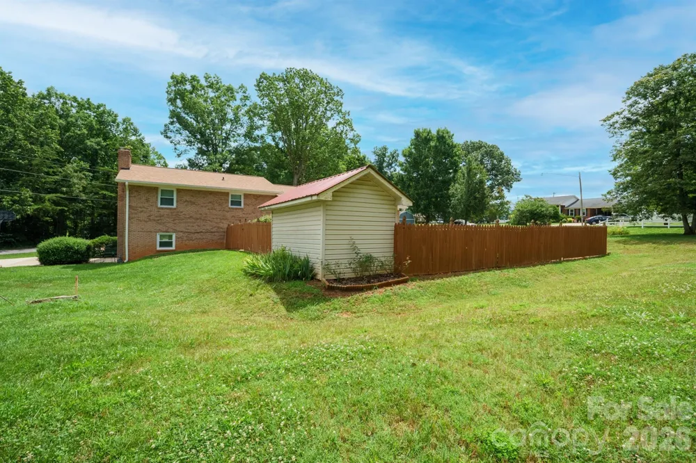 201 Wellington Drive Lincolnton, NC 28092