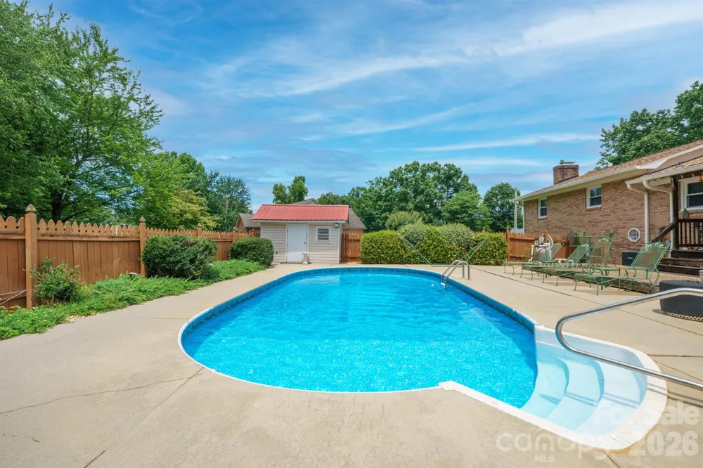 201 Wellington Drive Lincolnton, NC 28092