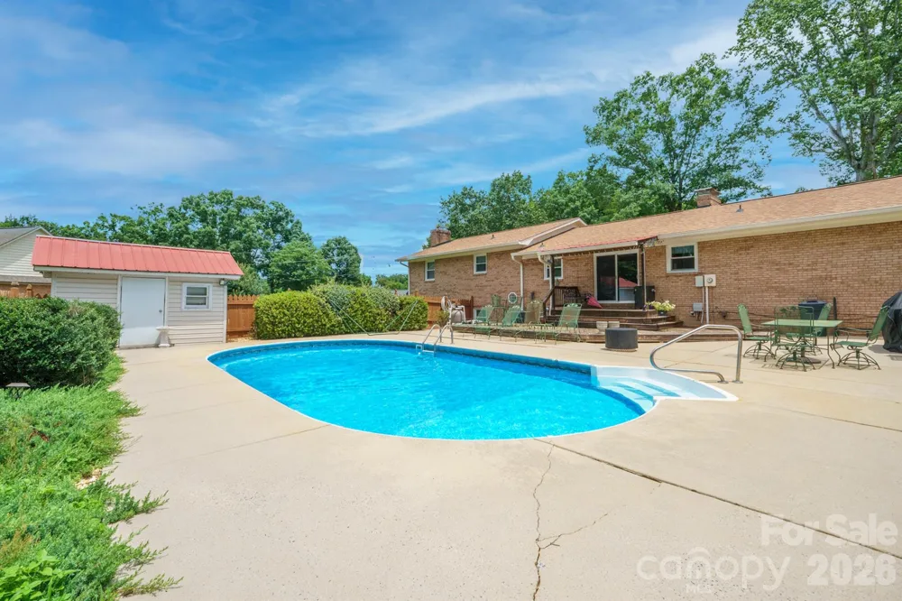 201 Wellington Drive Lincolnton, NC 28092