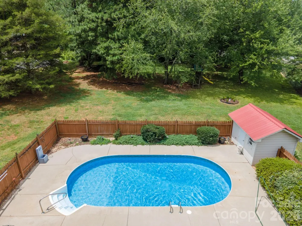 201 Wellington Drive Lincolnton, NC 28092