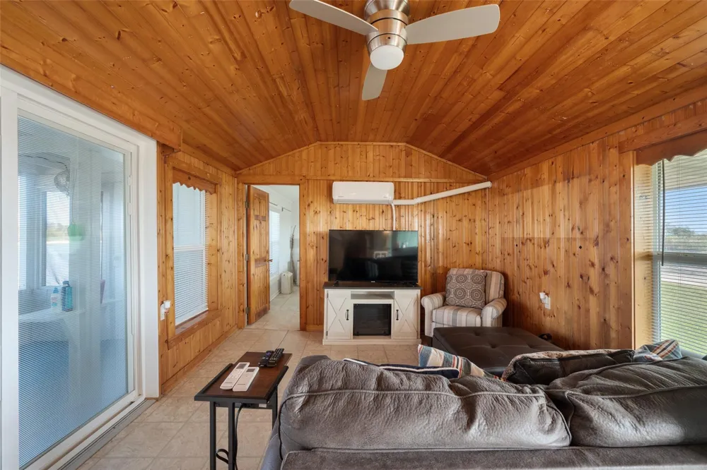 3130 Fm-2031 Matagorda, TX 77457