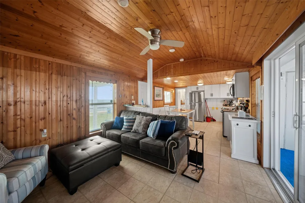 3130 Fm-2031 Matagorda, TX 77457