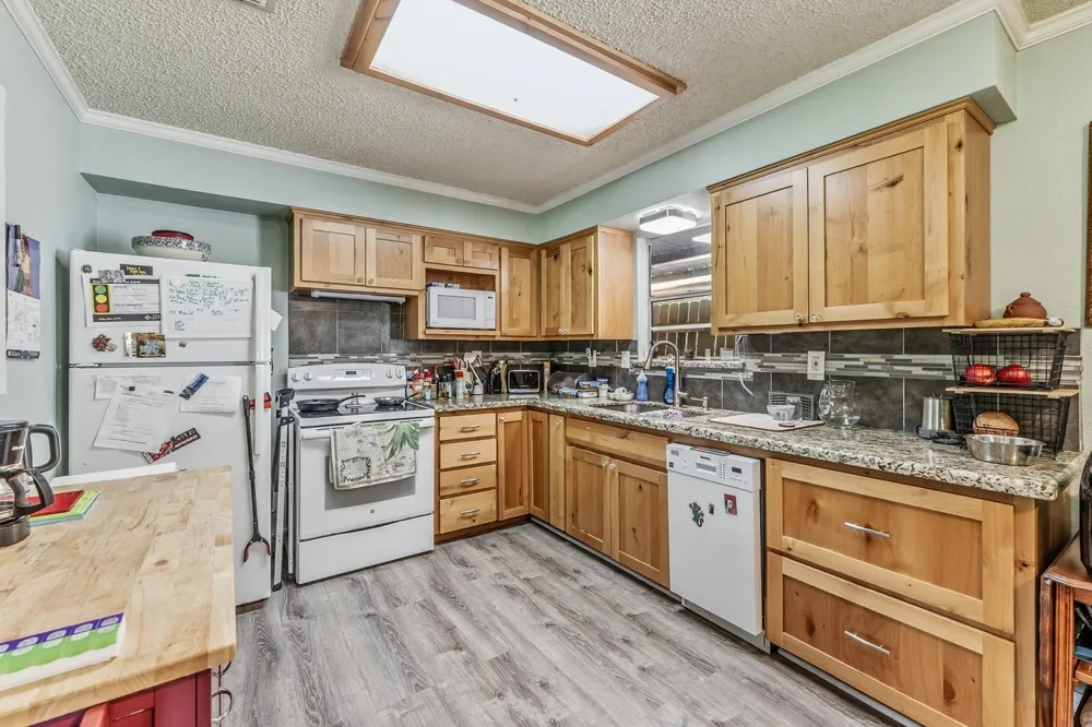 12 Bybee Circle Huntsville, TX 77320