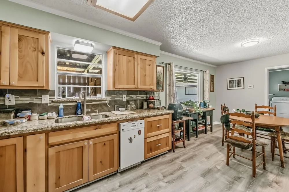 12 Bybee Circle Huntsville, TX 77320