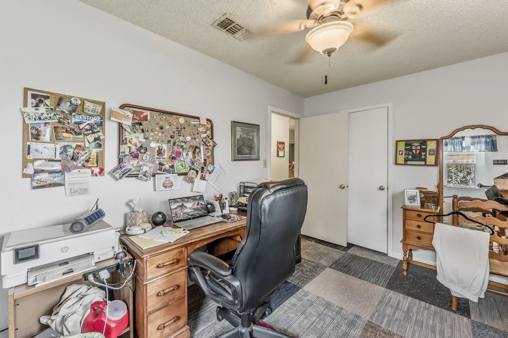 12 Bybee Circle Huntsville, TX 77320