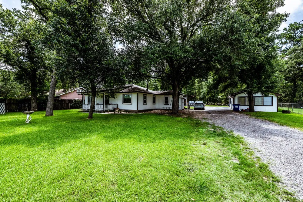 12 Bybee Circle Huntsville, TX 77320