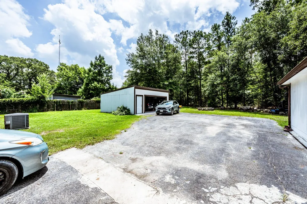 12 Bybee Circle Huntsville, TX 77320