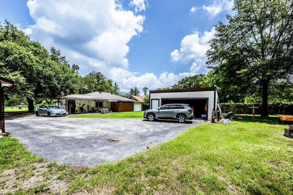 12 Bybee Circle Huntsville, TX 77320