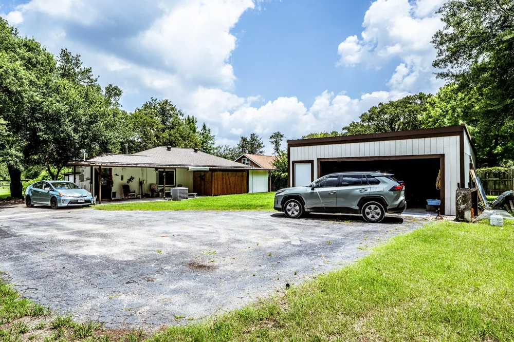 12 Bybee Circle Huntsville, TX 77320