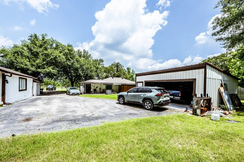 12 Bybee Circle Huntsville, TX 77320