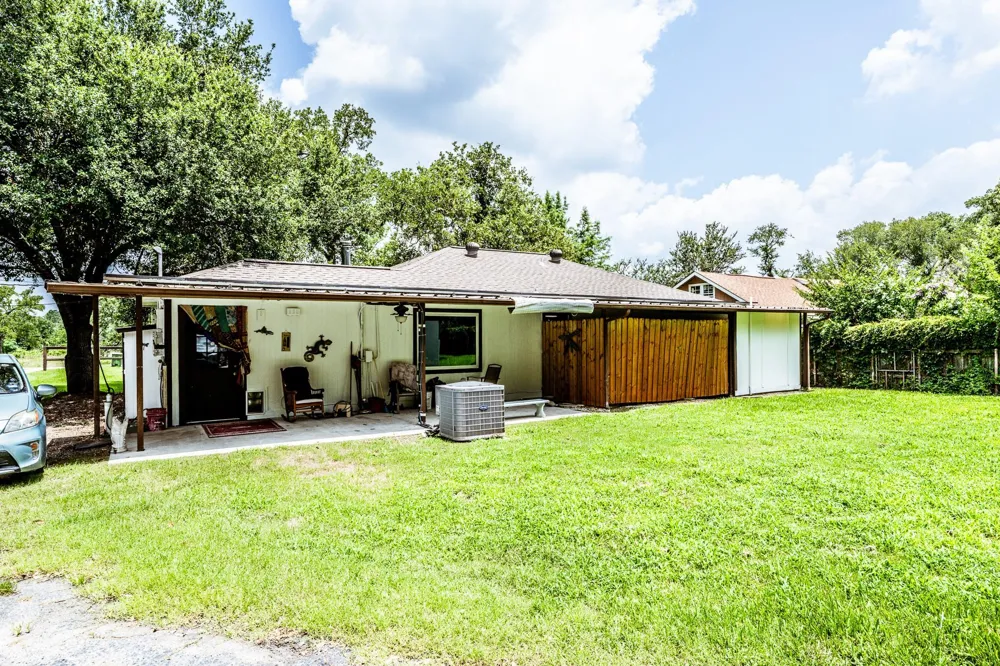 12 Bybee Circle Huntsville, TX 77320