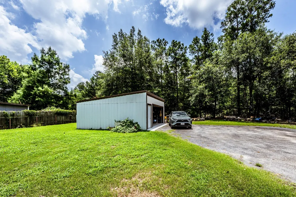 12 Bybee Circle Huntsville, TX 77320