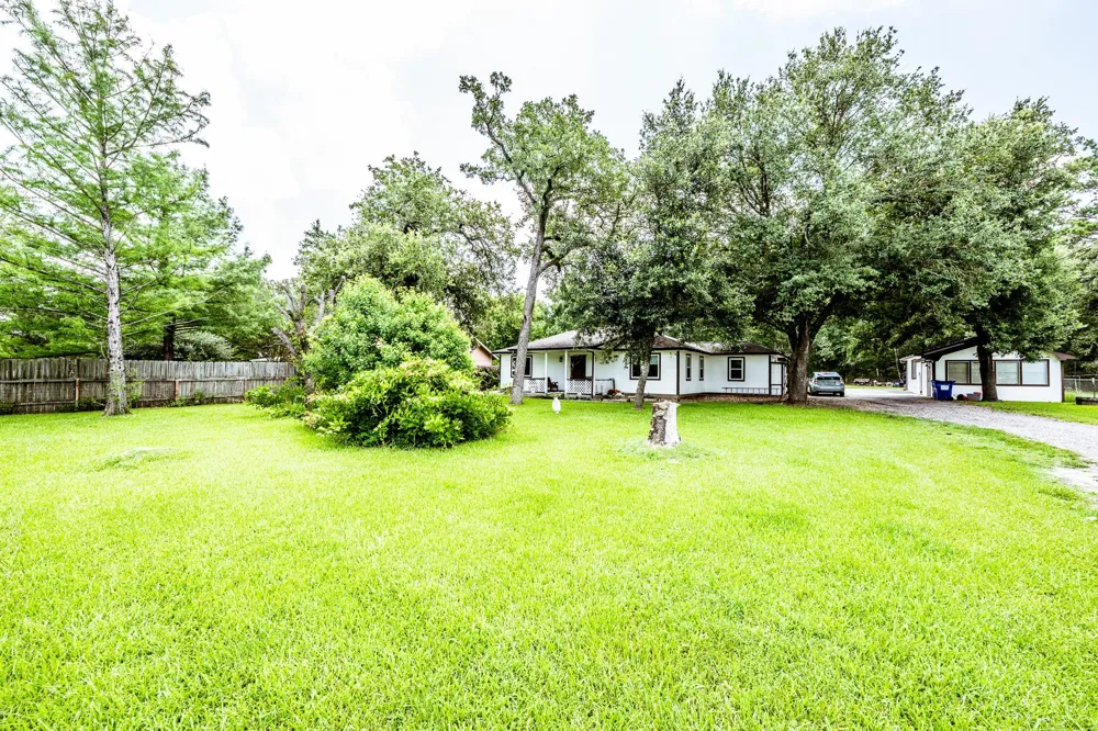 12 Bybee Circle Huntsville, TX 77320