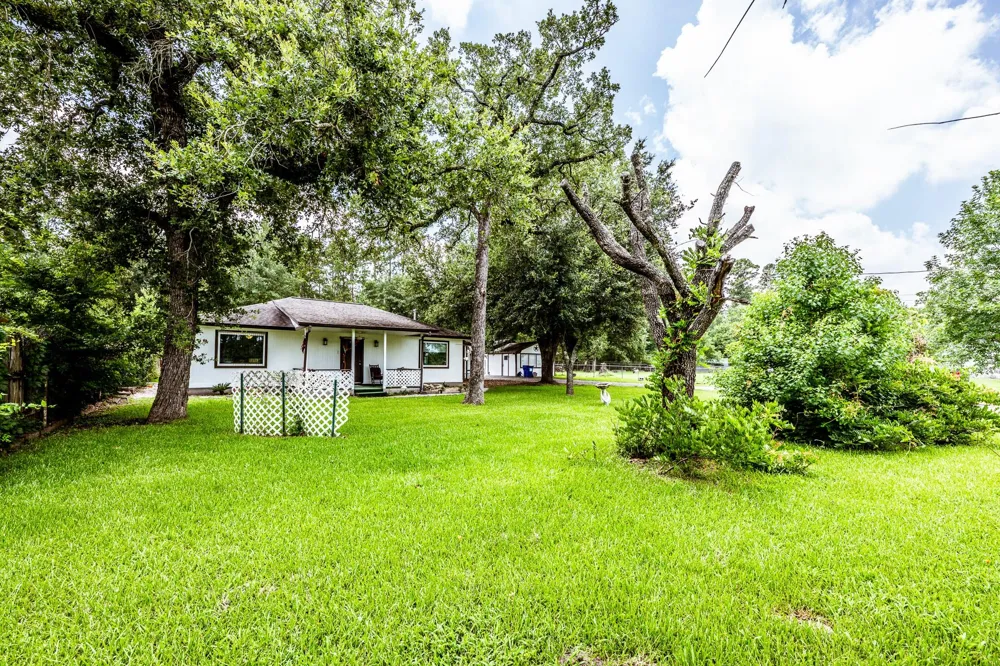 12 Bybee Circle Huntsville, TX 77320