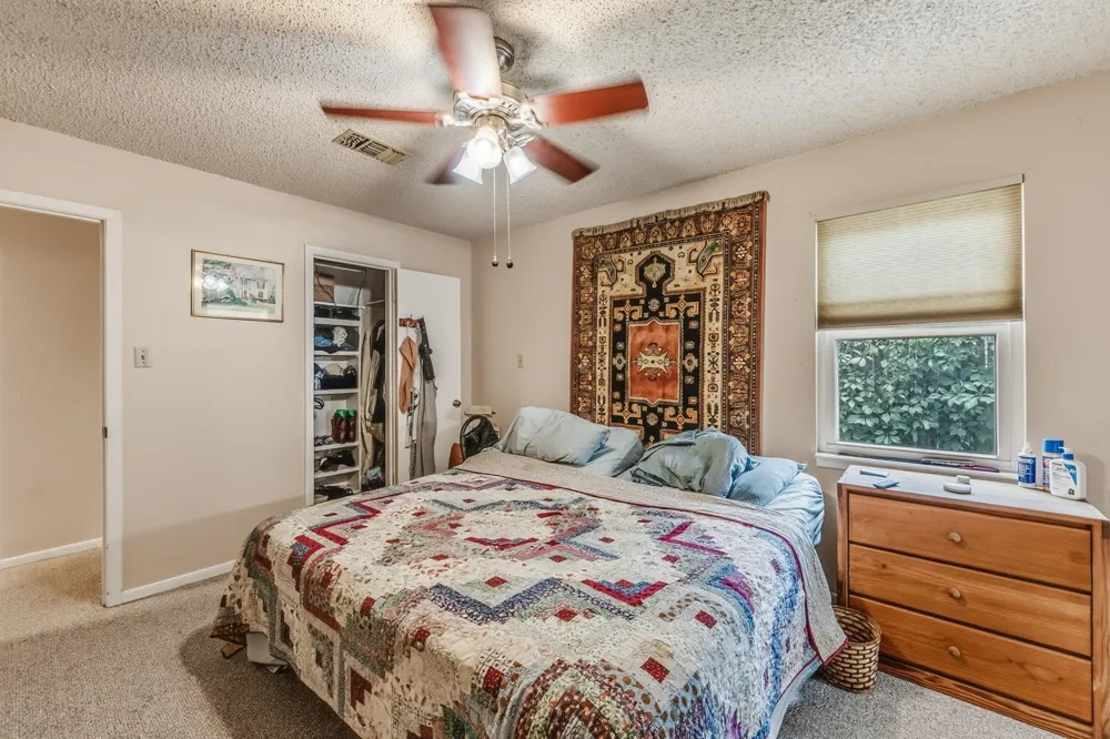 12 Bybee Circle Huntsville, TX 77320