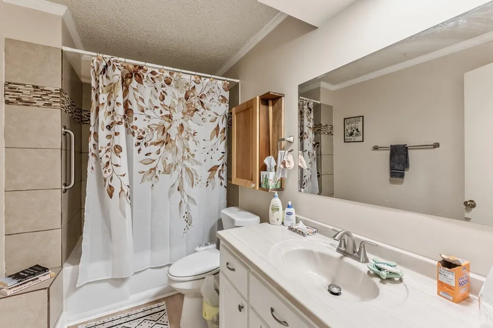 12 Bybee Circle Huntsville, TX 77320