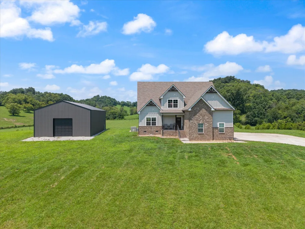977 McBrides Branch Rd Beechgrove, TN 37018