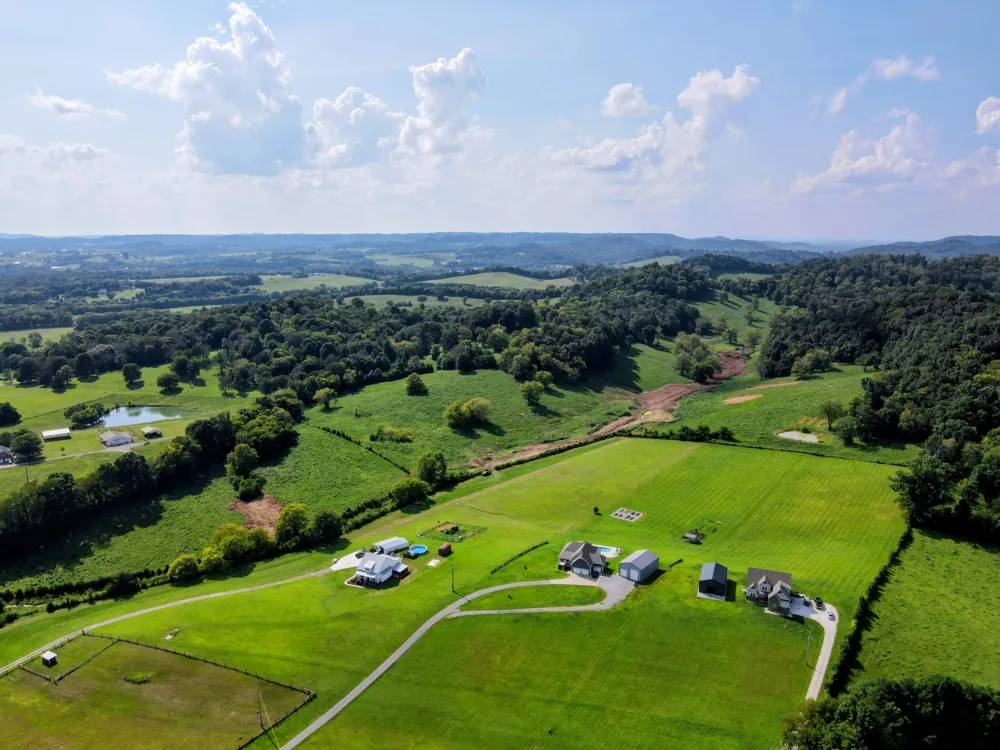 977 McBrides Branch Rd Beechgrove, TN 37018