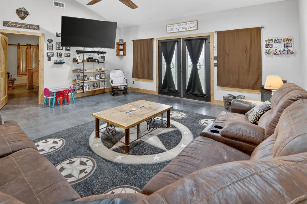 7400 County Road 4726 Wolfe City, TX 75496