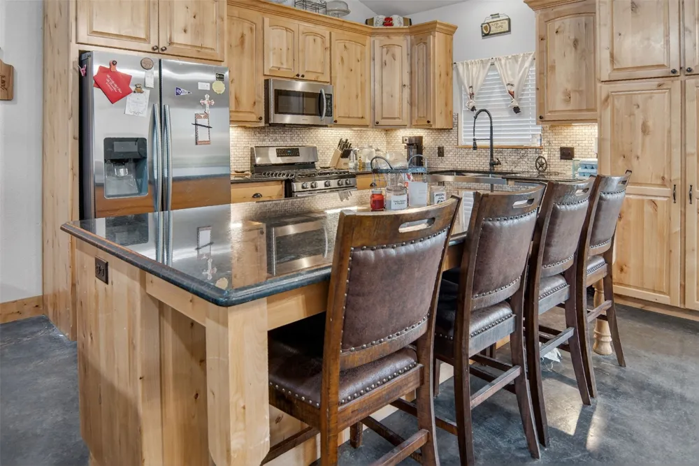 7400 County Road 4726 Wolfe City, TX 75496