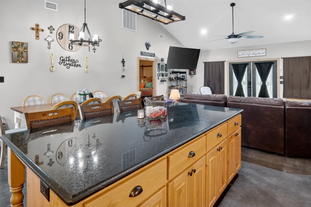 7400 County Road 4726 Wolfe City, TX 75496