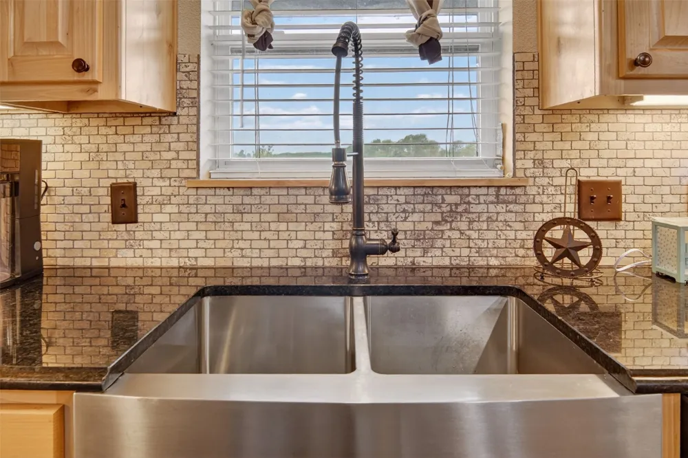 7400 County Road 4726 Wolfe City, TX 75496