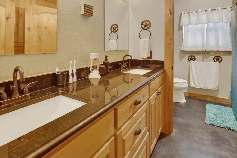 7400 County Road 4726 Wolfe City, TX 75496