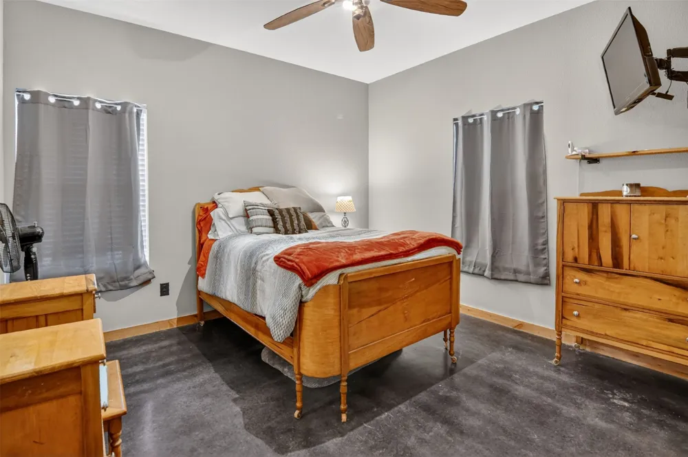 7400 County Road 4726 Wolfe City, TX 75496