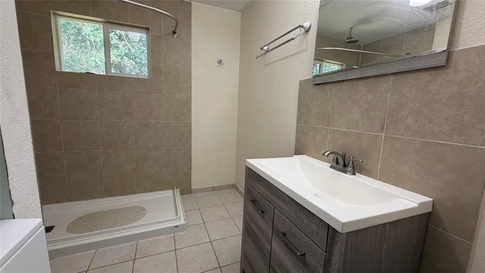 26011 Bernard Road New Ulm, TX 78950
