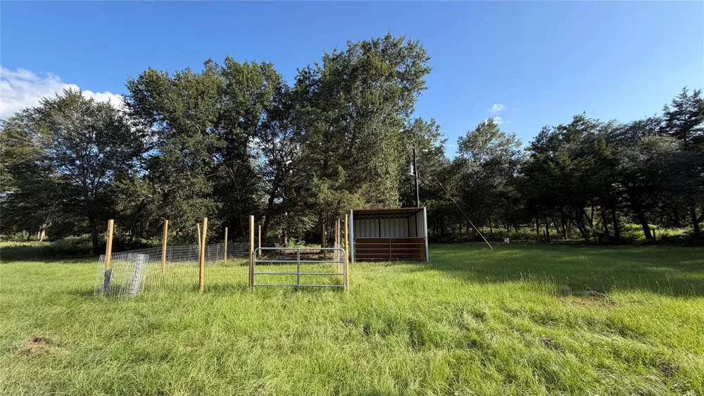 26011 Bernard Road New Ulm, TX 78950