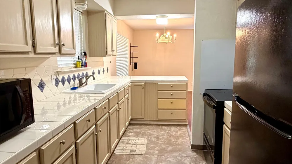 26011 Bernard Road New Ulm, TX 78950