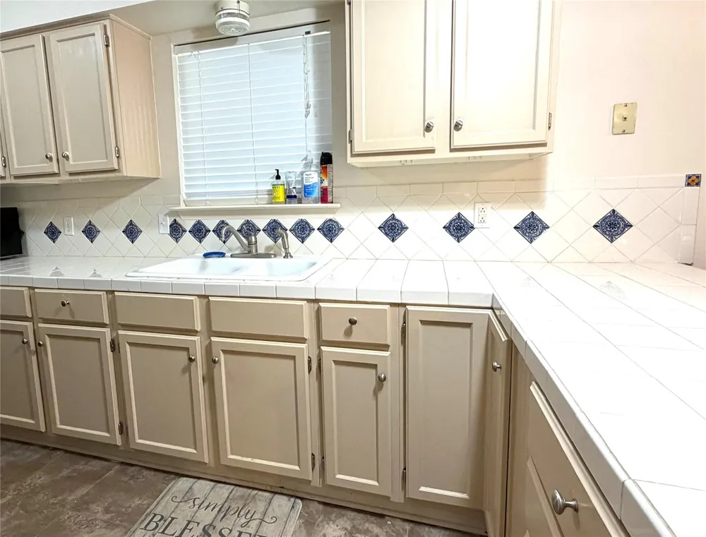 26011 Bernard Road New Ulm, TX 78950