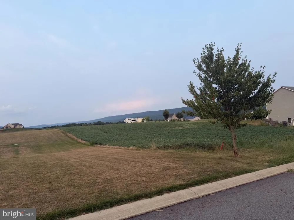32 PHEASANT HILL DR Halifax, PA 17032