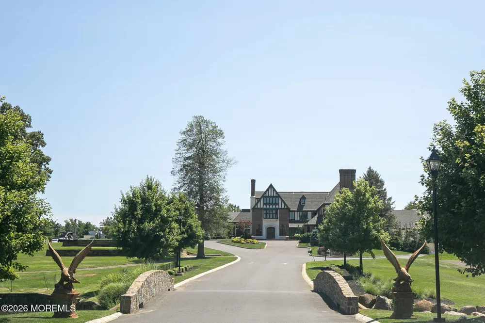 114 Eagle Way Eatontown, NJ 07724