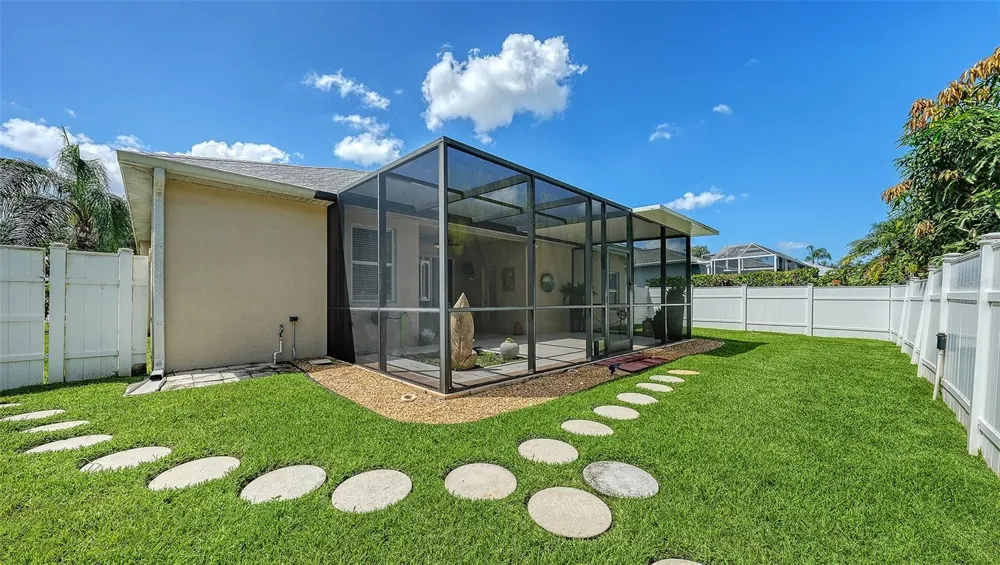 5122 CREEKSIDE TRAIL Sarasota, FL 34243