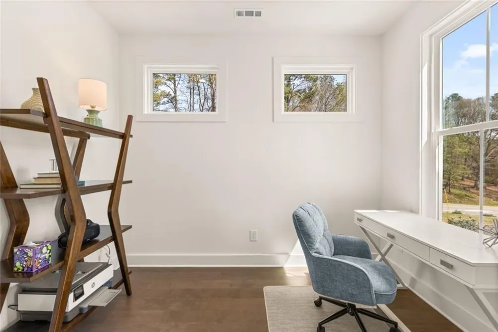 8290 Creekside Overlook Drive Gainesville, GA 30506