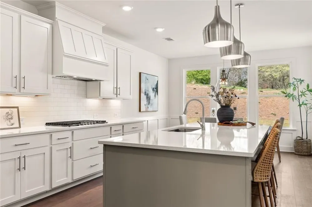 8290 Creekside Overlook Drive Gainesville, GA 30506