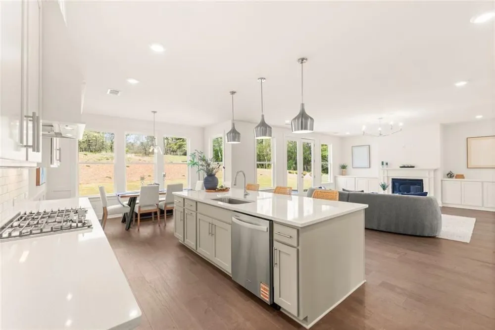 8290 Creekside Overlook Drive Gainesville, GA 30506