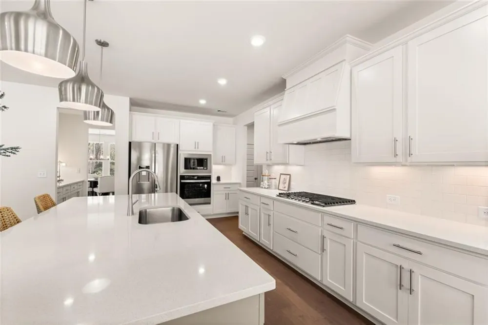 8290 Creekside Overlook Drive Gainesville, GA 30506