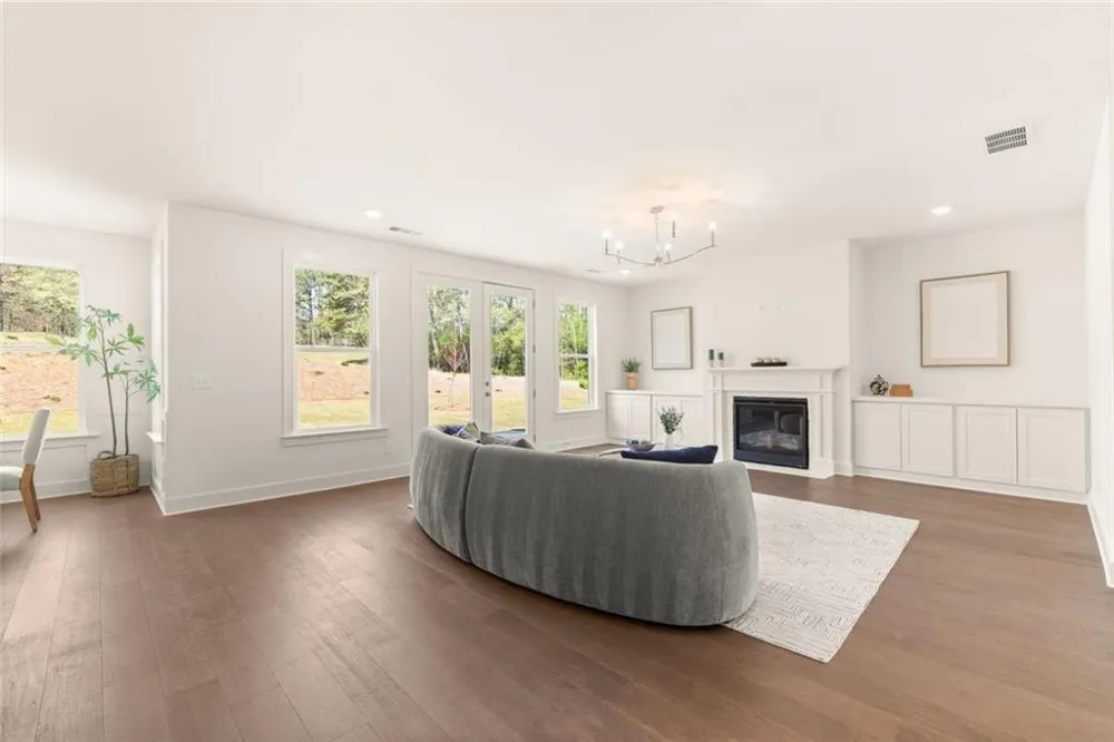 8290 Creekside Overlook Drive Gainesville, GA 30506