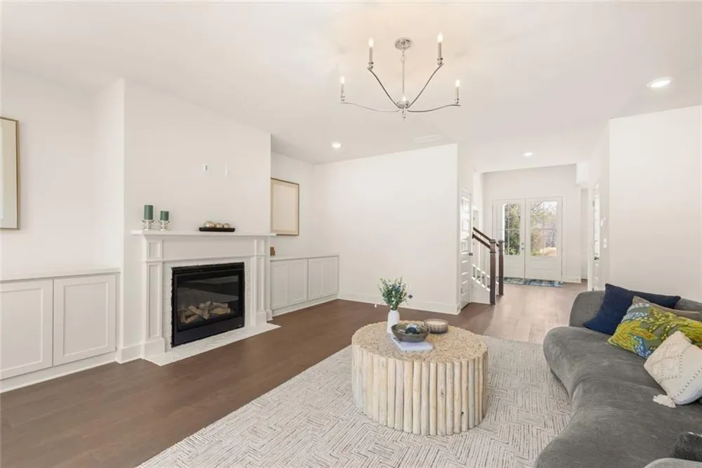 8290 Creekside Overlook Drive Gainesville, GA 30506