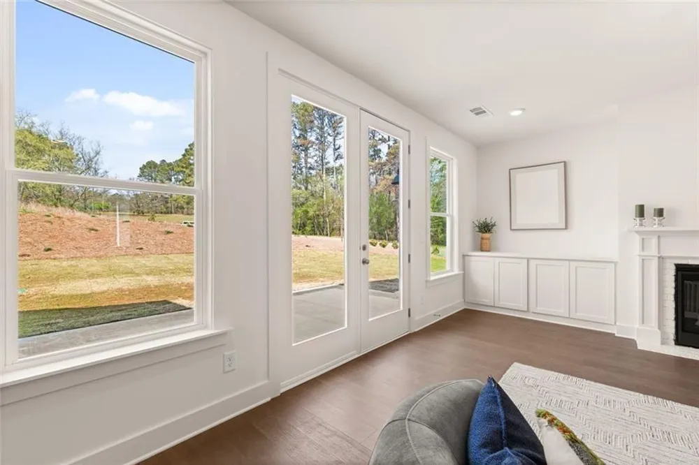 8290 Creekside Overlook Drive Gainesville, GA 30506