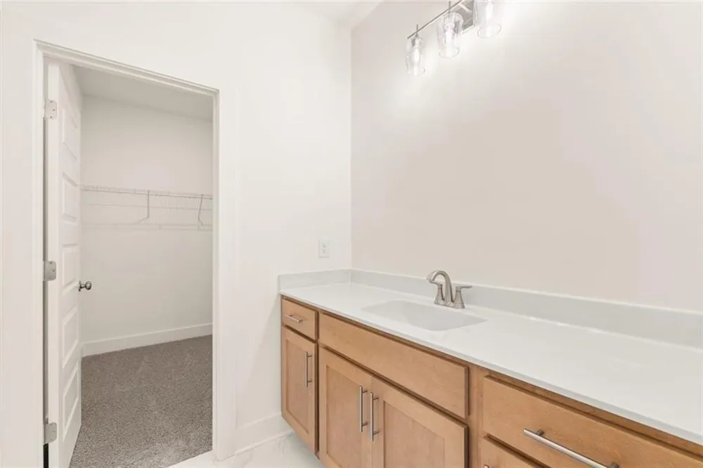 8290 Creekside Overlook Drive Gainesville, GA 30506