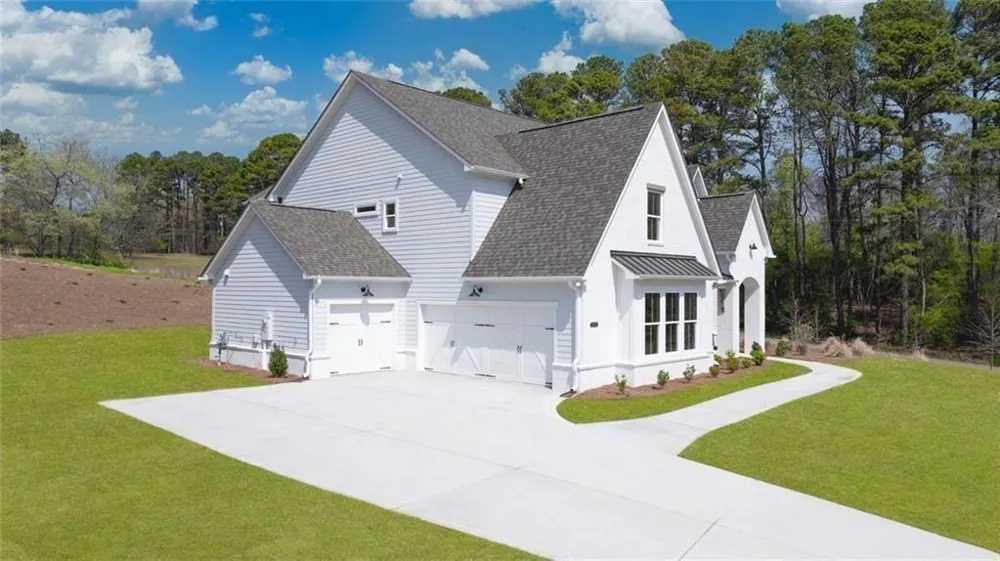 8290 Creekside Overlook Drive Gainesville, GA 30506