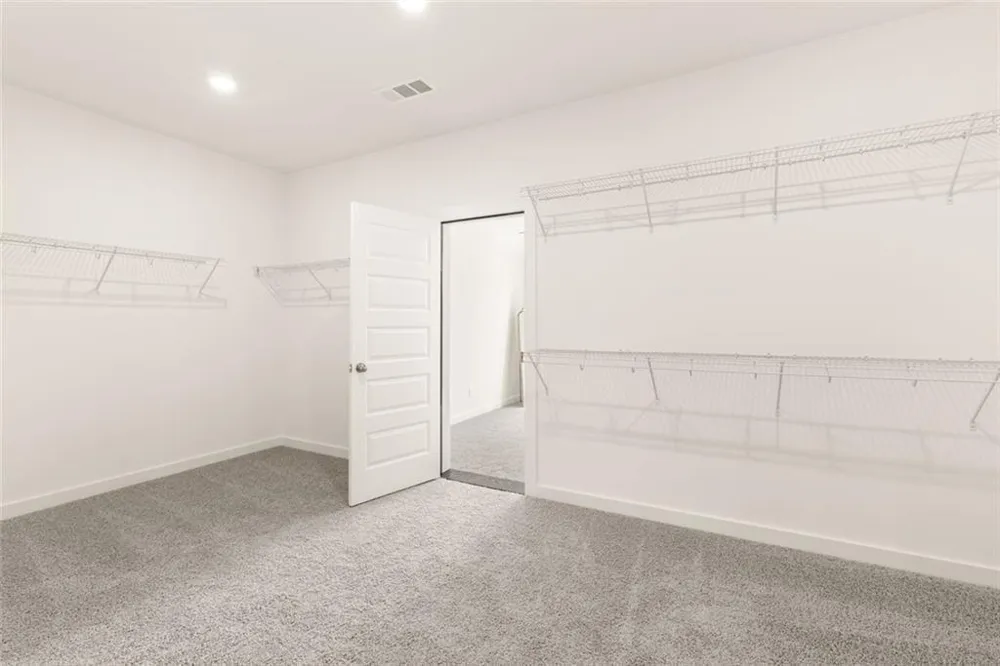 8290 Creekside Overlook Drive Gainesville, GA 30506