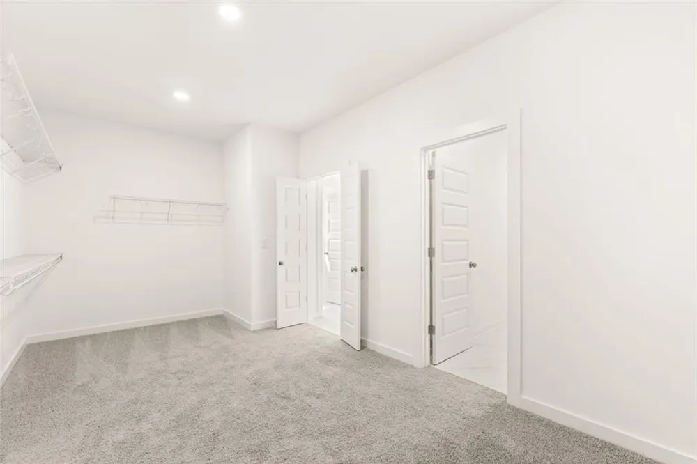 8290 Creekside Overlook Drive Gainesville, GA 30506