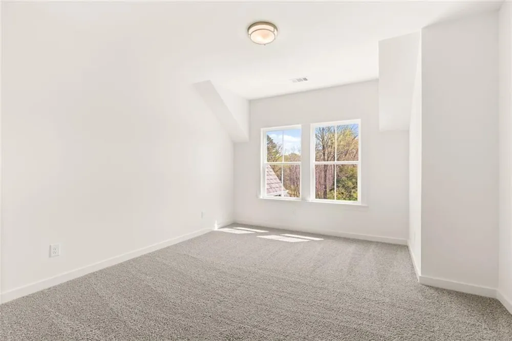 8290 Creekside Overlook Drive Gainesville, GA 30506