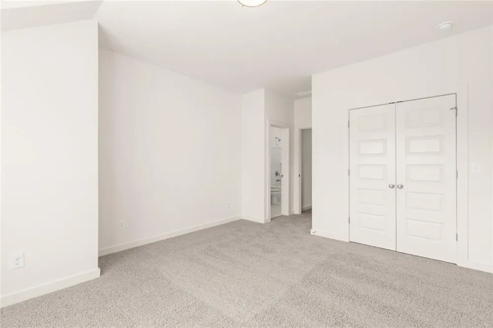 8290 Creekside Overlook Drive Gainesville, GA 30506